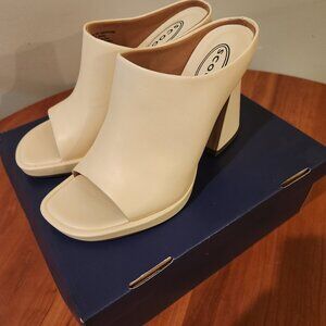 Scoop Platform Mule Flared Heel Sandal Yellow Size 7.5